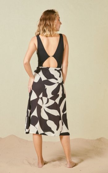 Saia_Viscose_Maxi Preto_Pitaia Rio_Costas2