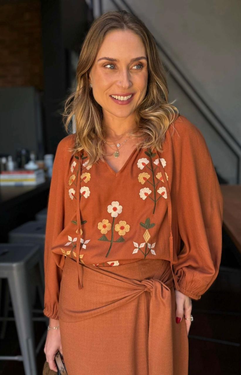 Bata Bordada Botânica 03